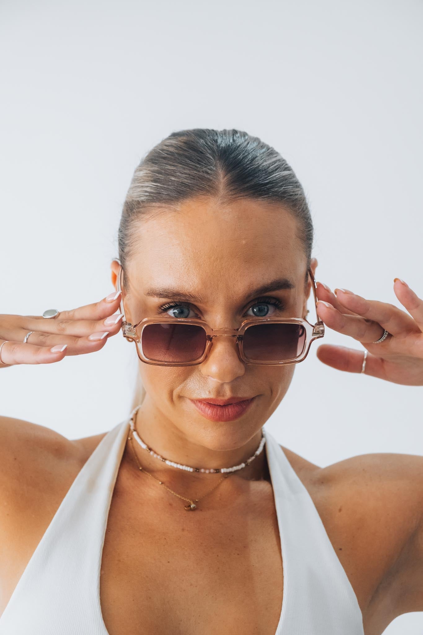 Rose Fade – Transparent Nude Sunglasses